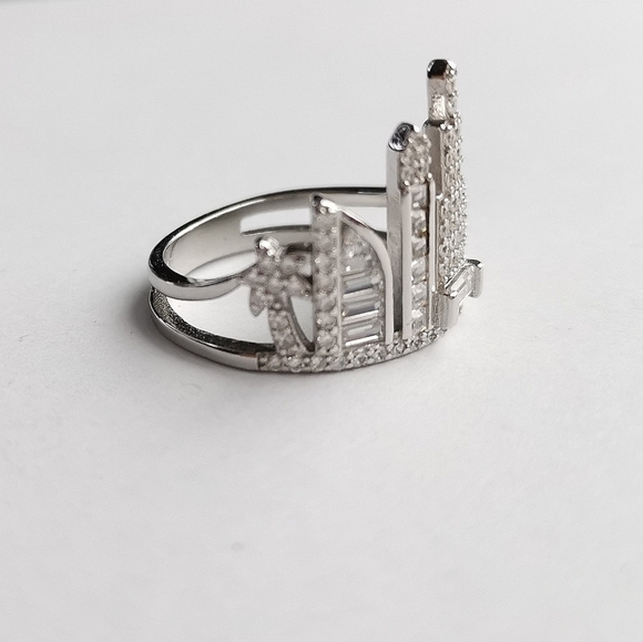 NEW, City Skyline sterling silver cz ring size  8 - Picture 2 of 7